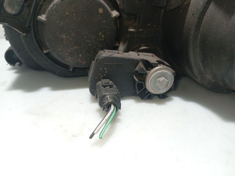 Recambio de faro derecho para hyundai sonata v (nf) 2.0 crdi referencia OEM IAM 921023K020  