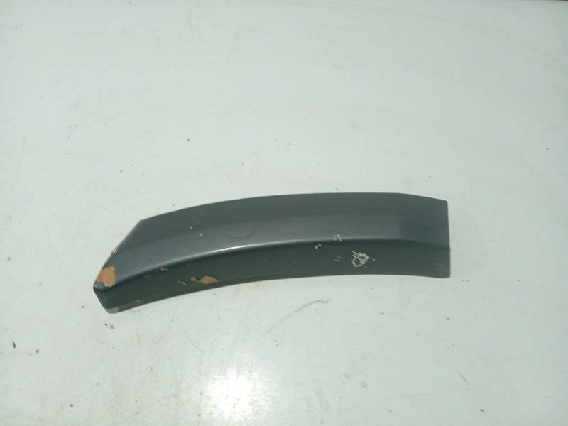 Recambio de moldura para mercedes-benz 124 sedán (w124) 300 d (124.130) referencia OEM IAM 1246902040  