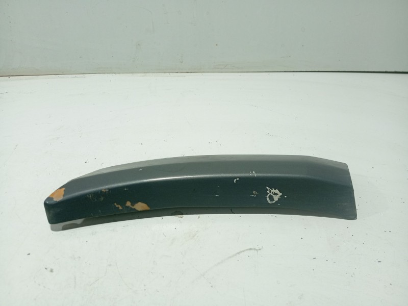 Recambio de moldura para mercedes-benz 124 sedán (w124) 300 d (124.130) referencia OEM IAM 1246902040  