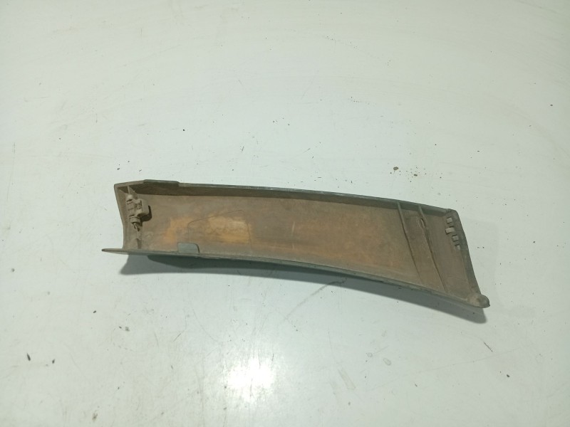 Recambio de moldura para mercedes-benz 124 sedán (w124) 300 d (124.130) referencia OEM IAM 1246902040  