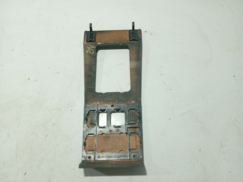 Recambio de moldura para mercedes-benz 124 sedán (w124) 300 d (124.130) referencia OEM IAM   