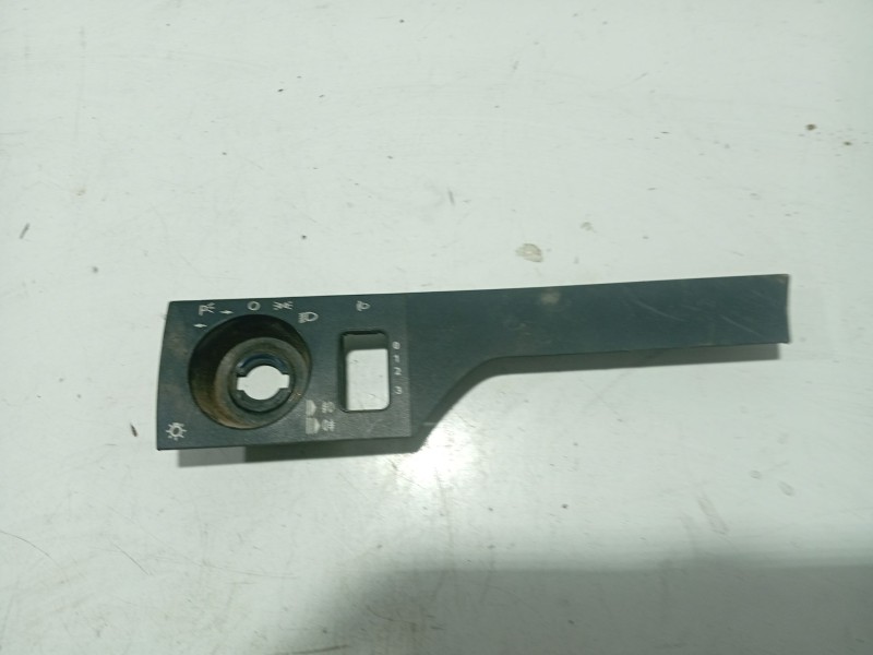 Recambio de moldura para mercedes-benz 124 sedán (w124) 300 d (124.130) referencia OEM IAM   