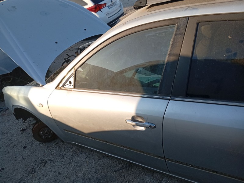Recambio de puerta delantera izquierda para hyundai sonata v (nf) 2.0 crdi referencia OEM IAM 760033K010  