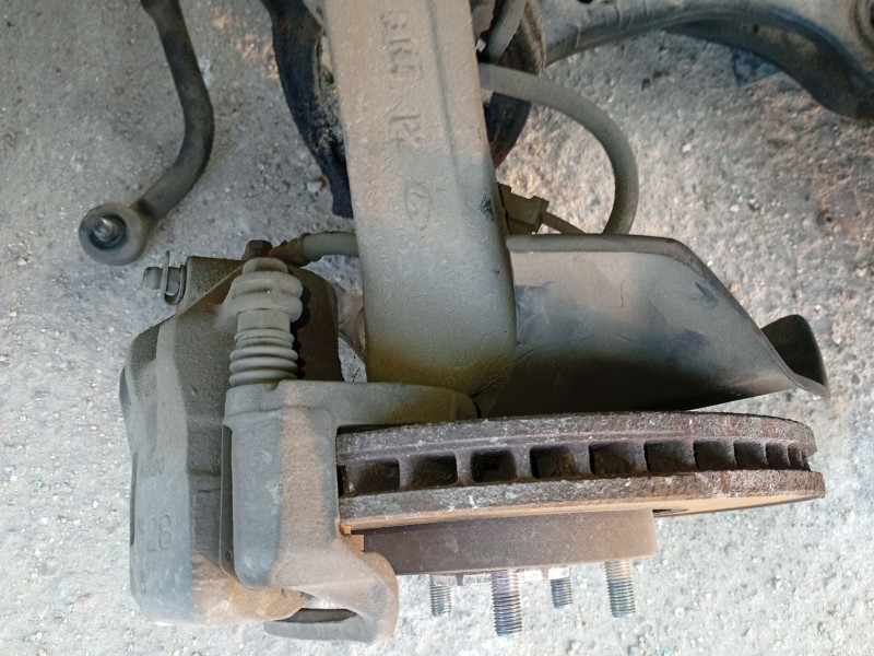 Recambio de mangueta delantera derecha para hyundai sonata v (nf) 2.0 crdi referencia OEM IAM 517163K050  