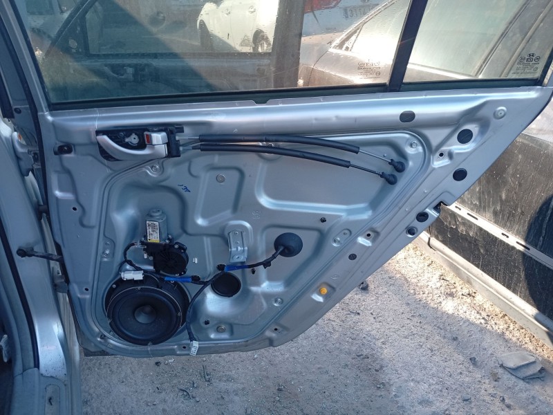 Recambio de elevalunas trasero derecho para hyundai sonata v (nf) 2.0 crdi referencia OEM IAM 834813K001  