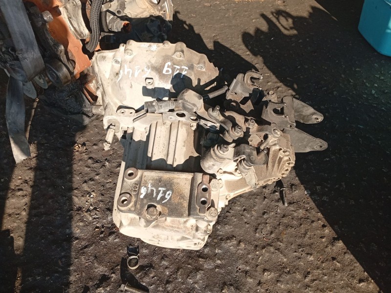 Recambio de caja cambios para hyundai sonata v (nf) 2.0 crdi referencia OEM IAM 4300024440 GU19J 
