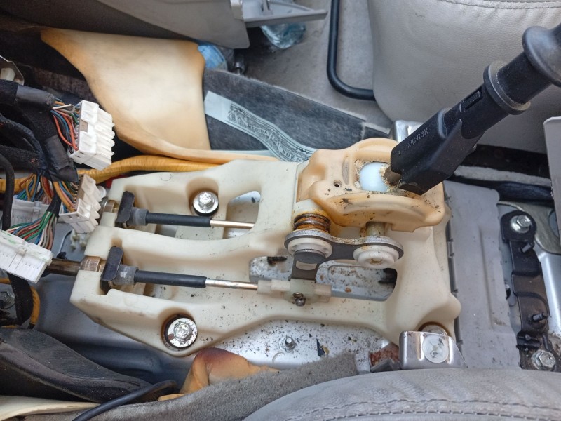 Recambio de varillaje cambio para hyundai sonata v (nf) 2.0 crdi referencia OEM IAM 437943K000  