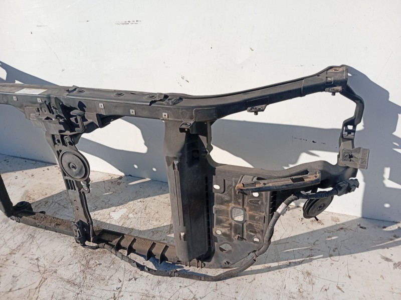 Recambio de panel frontal para hyundai sonata v (nf) 2.0 crdi referencia OEM IAM 641013K200  