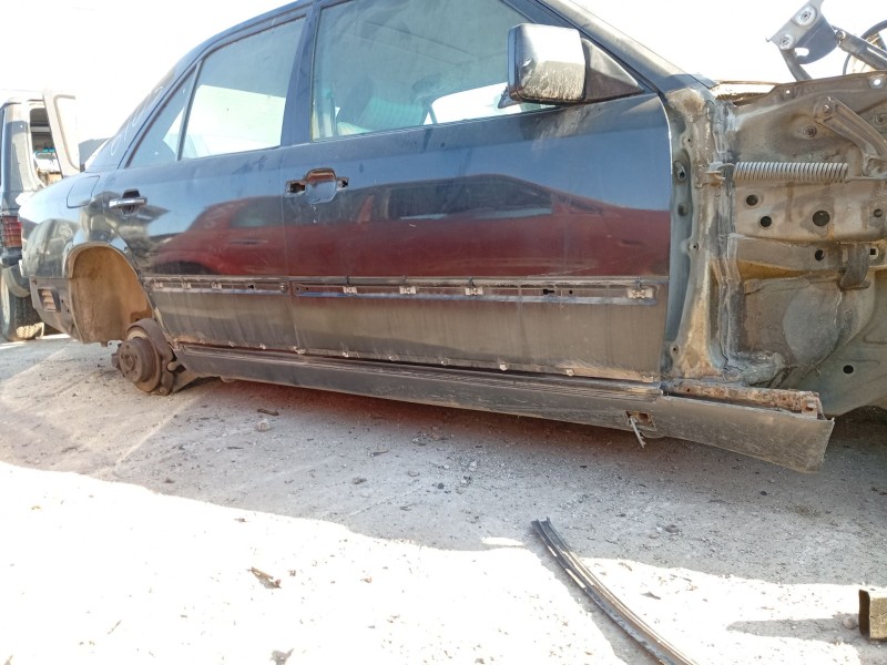 Recambio de moldura para mercedes-benz 124 sedán (w124) 300 d (124.130) referencia OEM IAM   