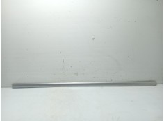 Recambio de moldura puerta delantera derecha para hyundai sonata v (nf) 2.0 crdi referencia OEM IAM 877123K020 877143K000 
