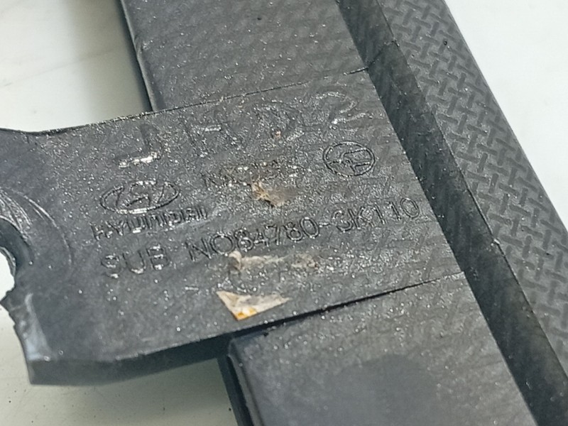 Recambio de moldura para hyundai sonata v (nf) 2.0 crdi referencia OEM IAM 847803K110  