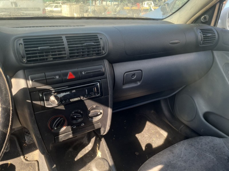 seat toledo ii (1m2) del año 2000