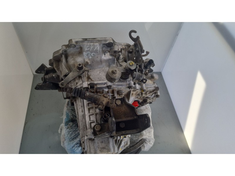 Recambio de caja cambios para hyundai accent ii (lc) 1.5 crdi referencia OEM IAM 4300028623 J42073 
