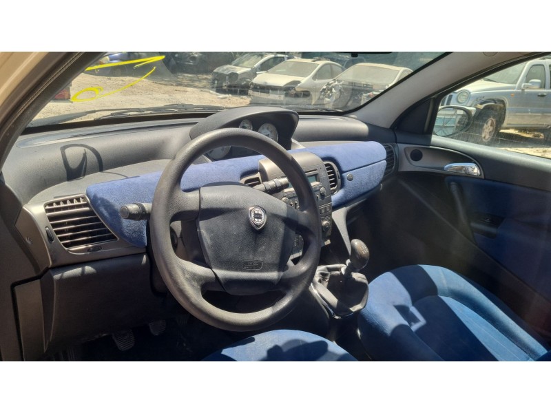 lancia ypsilon (843_) del año 2006