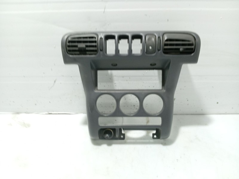 Recambio de moldura para nissan micra ii (k11) 1.3 i 16v referencia OEM IAM   