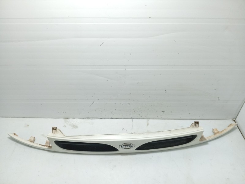 Recambio de moldura para nissan micra ii (k11) 1.3 i 16v referencia OEM IAM 623105F600  