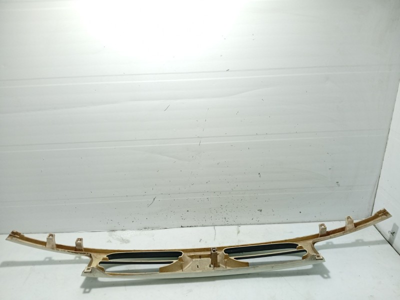 Recambio de moldura para nissan micra ii (k11) 1.3 i 16v referencia OEM IAM 623105F600  