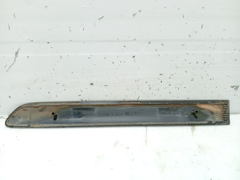 Recambio de molduras traseras para volkswagen golf v (1k1) 1.9 tdi referencia OEM IAM   