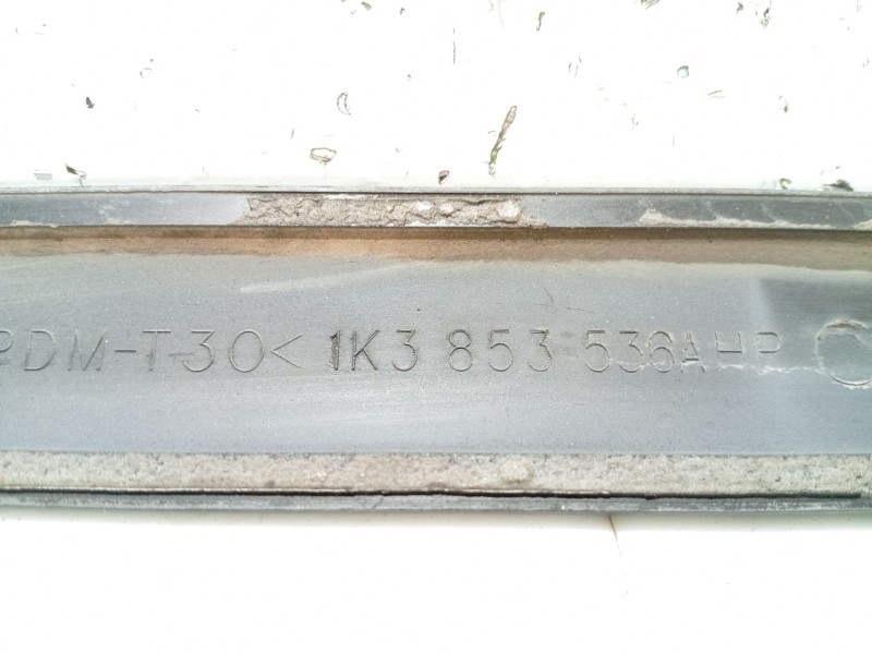 Recambio de molduras traseras para volkswagen golf v (1k1) 1.9 tdi referencia OEM IAM   