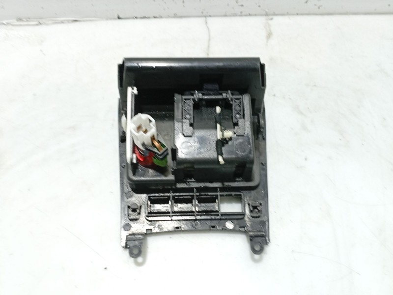 Recambio de cenicero para volkswagen golf v (1k1) 1.9 tdi referencia OEM IAM 1K0857961  