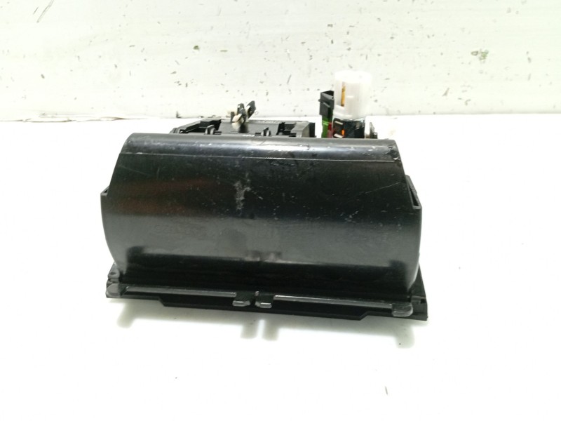 Recambio de cenicero para volkswagen golf v (1k1) 1.9 tdi referencia OEM IAM 1K0857961  