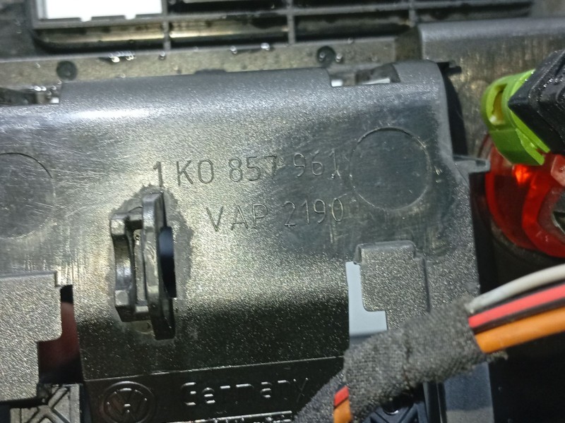 Recambio de cenicero para volkswagen golf v (1k1) 1.9 tdi referencia OEM IAM 1K0857961  