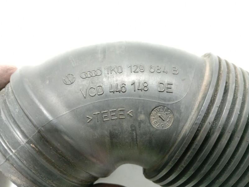 Recambio de tubo admision para volkswagen golf v (1k1) 1.9 tdi referencia OEM IAM 1K0129684B  