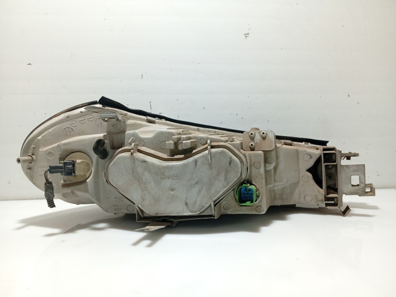 Recambio de faro izquierdo para ford mondeo ii (bap) 1.8 td referencia OEM IAM 1056278  