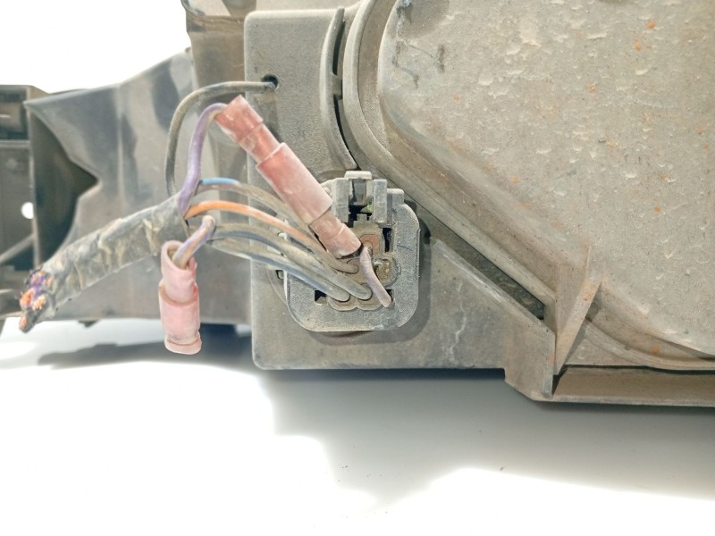 Recambio de faro derecho para ford mondeo ii (bap) 1.8 td referencia OEM IAM 1053996  