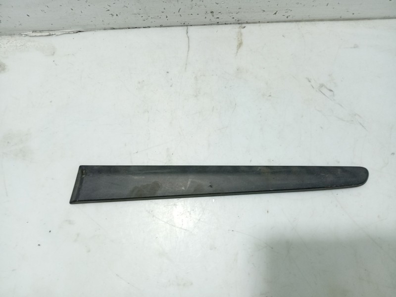 Recambio de moldura puerta trasera izquierda para fiat stilo multi wagon (192_) 1.9 jtd referencia OEM IAM   