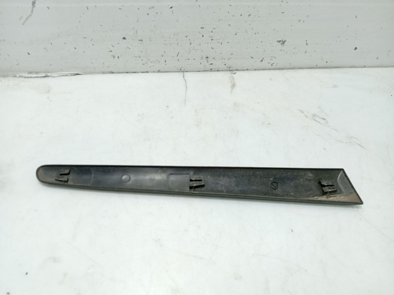 Recambio de moldura puerta trasera izquierda para fiat stilo multi wagon (192_) 1.9 jtd referencia OEM IAM   