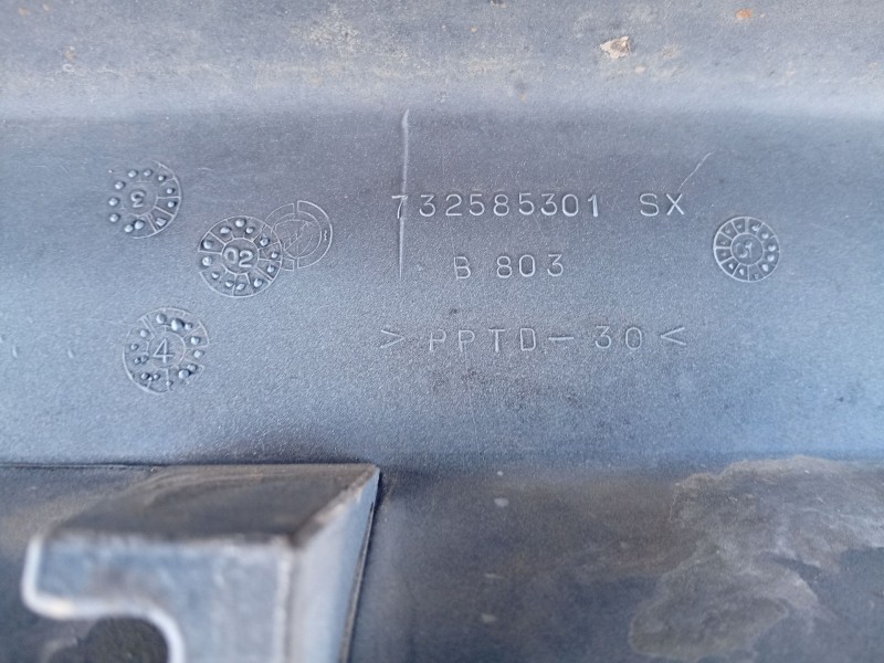 Recambio de moldura para fiat stilo multi wagon (192_) 1.9 jtd referencia OEM IAM 732585301  