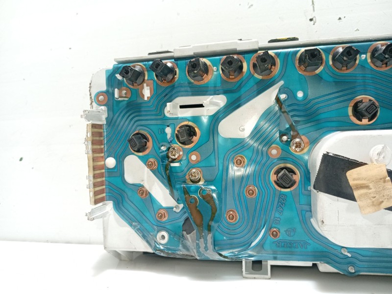 Recambio de cuadro instrumentos para renault r9 referencia OEM IAM 8224710  