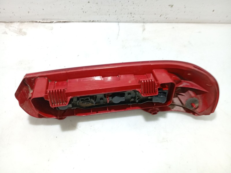 Recambio de piloto trasero derecho para fiat seicento (187) active referencia OEM IAM 46511337  