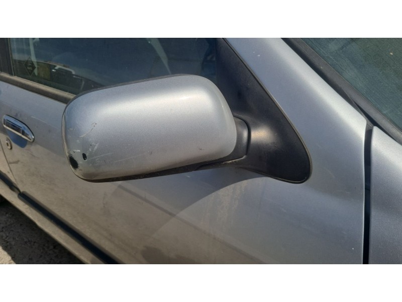 nissan primera hatchback (p11) del año 1999