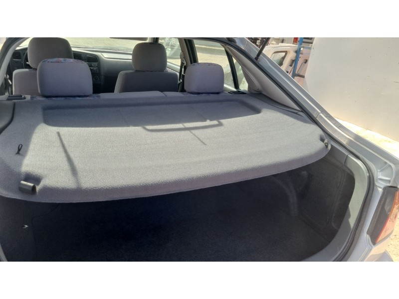 nissan primera hatchback (p11) del año 1999