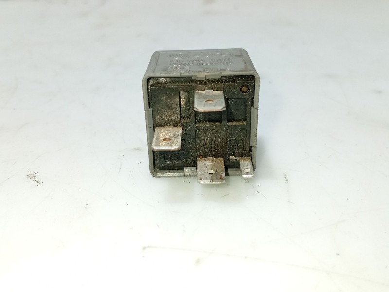 Recambio de rele para audi a3 (8l) 1.9 tdi referencia OEM IAM 1J0906381A  