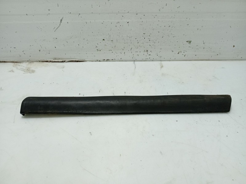 Recambio de molduras traseras para audi a3 (8l) 1.9 tdi referencia OEM IAM 8L3853699A  