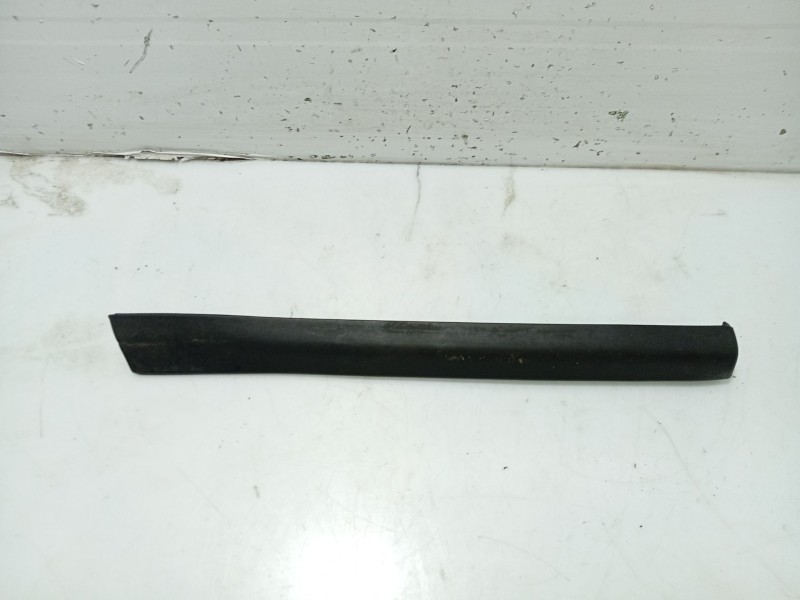 Recambio de molduras traseras para audi a3 (8l) 1.9 tdi referencia OEM IAM  8L3853700A 