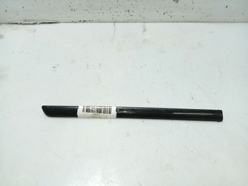Recambio de molduras traseras para audi a3 (8l) 1.9 tdi referencia OEM IAM   