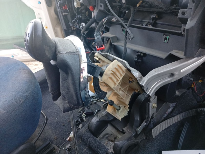 Recambio de palanca cambio para lancia ypsilon (843_) 1.2 (843.axb1a) referencia OEM IAM 735342441  