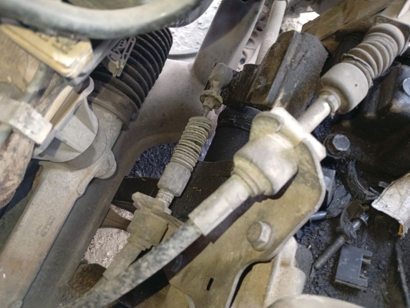 Recambio de varillaje cambio para lancia ypsilon (843_) 1.2 (843.axb1a) referencia OEM IAM 55223992 55223991 