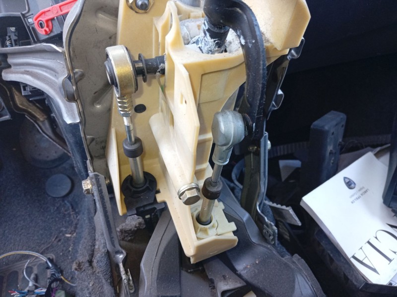 Recambio de varillaje cambio para lancia ypsilon (843_) 1.2 (843.axb1a) referencia OEM IAM 55223992 55223991 