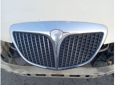 Recambio de rejilla delantera para lancia ypsilon (843_) 1.2 (843.axb1a) referencia OEM IAM 735384149  