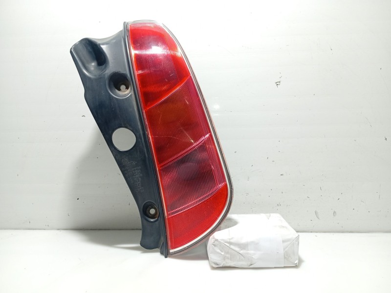 Recambio de piloto trasero derecho para lancia ypsilon (843_) 1.2 (843.axb1a) referencia OEM IAM 51753384  