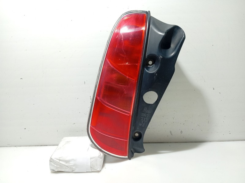 Recambio de piloto trasero izquierdo para lancia ypsilon (843_) 1.2 (843.axb1a) referencia OEM IAM 51753385  