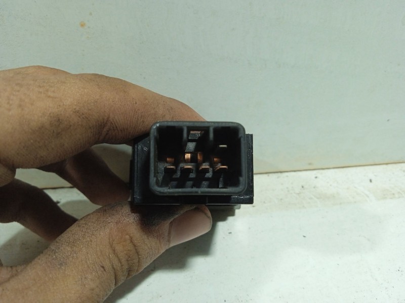 Recambio de interruptor para kia sorento i (jc) 2.5 crdi referencia OEM IAM IEO05797  