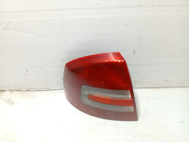 Recambio de piloto trasero izquierdo para skoda octavia berlina (1z3) referencia OEM IAM 1Z5945111A  