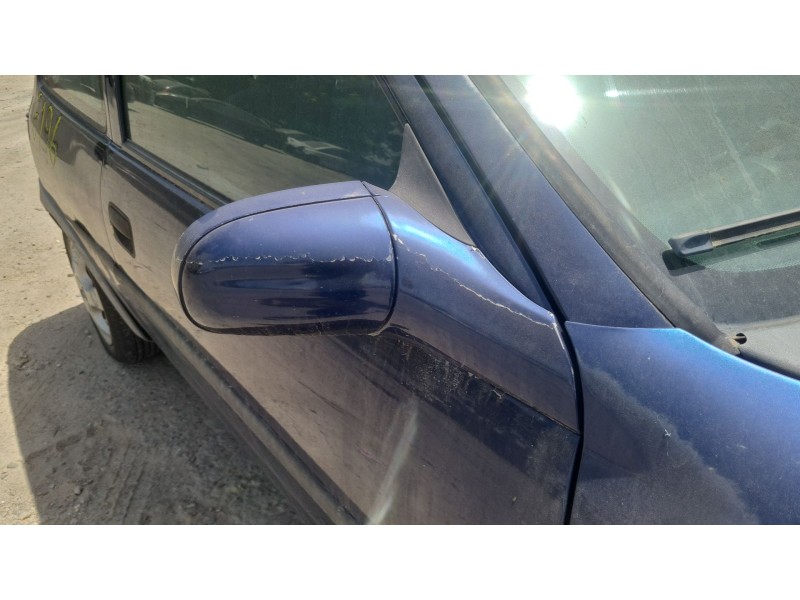 opel corsa b (s93) del año 2000