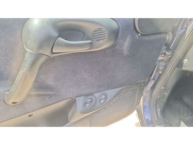 opel corsa b (s93) del año 2000